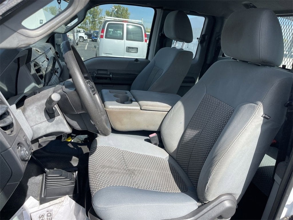 2013 Ford Super Duty F-350 DRW XL