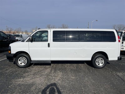 2023 Chevrolet Express Passenger 3500 1LS