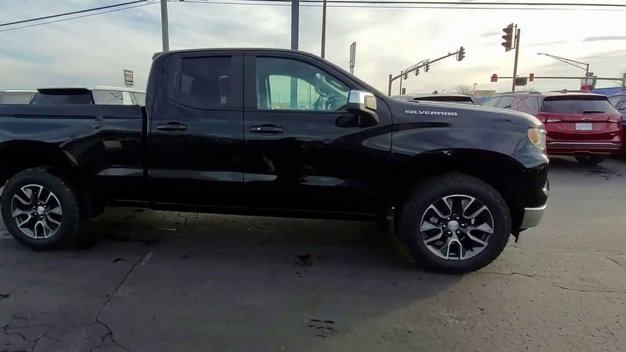 2022 Chevrolet Silverado 1500 LT (2FL)