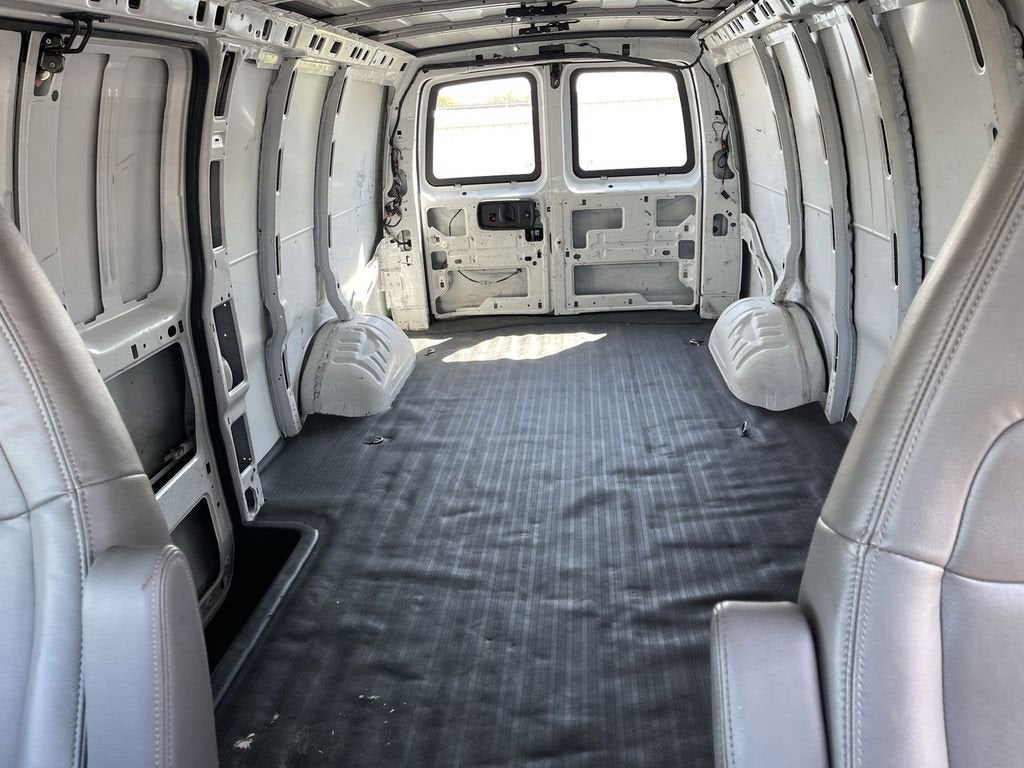 2022 Chevrolet Express Cargo 2500 WT