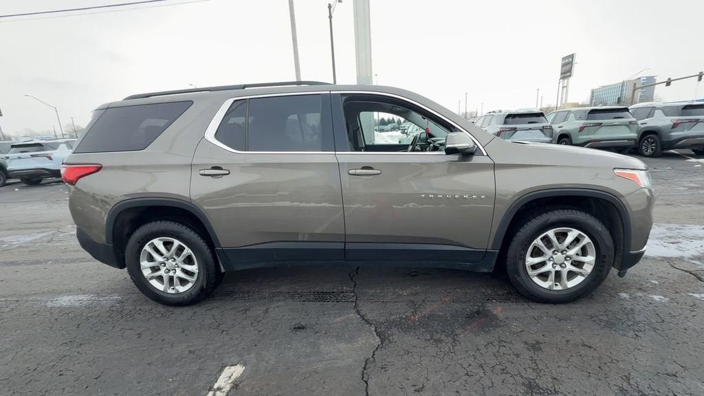 2020 Chevrolet Traverse LT Cloth