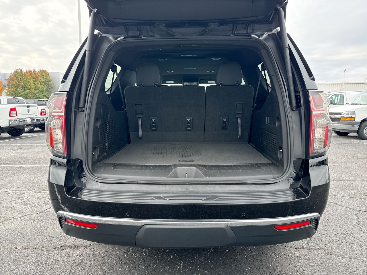 2023 Chevrolet Suburban LT