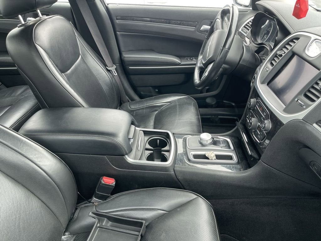 2022 Chrysler 300 Touring L