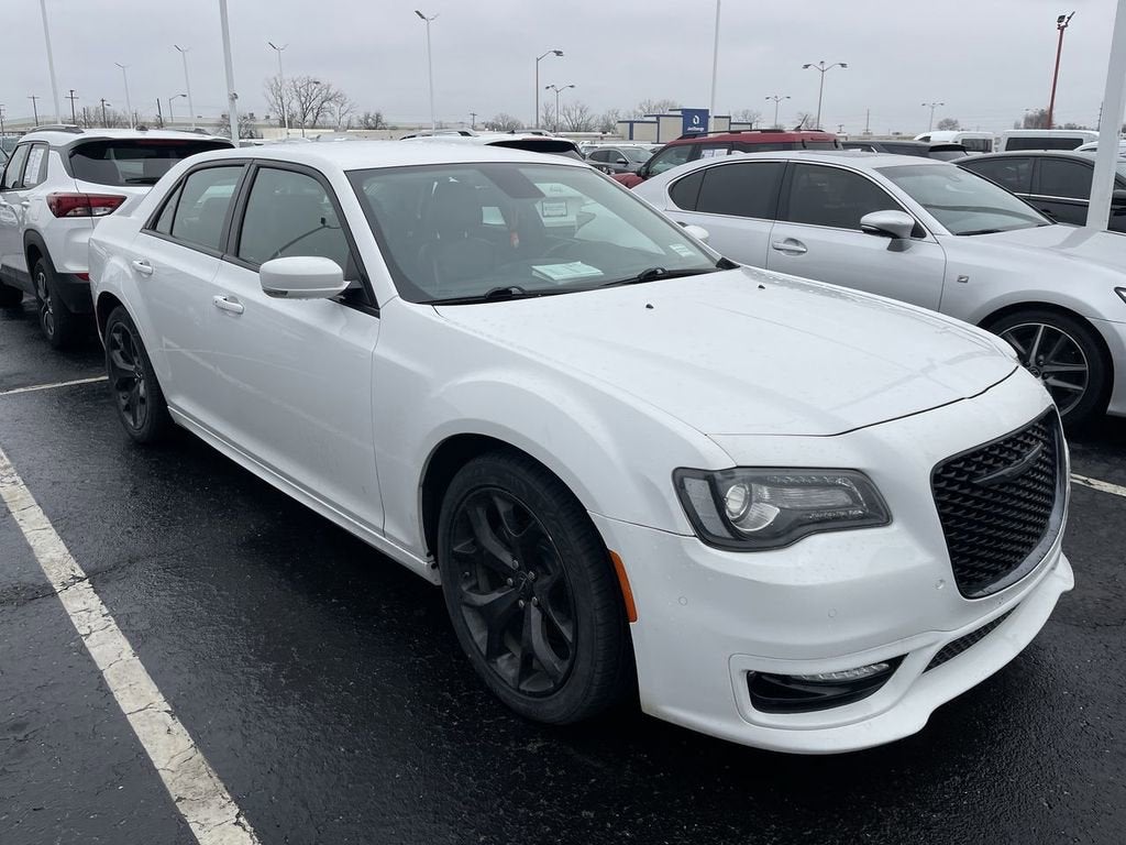 2022 Chrysler 300 Touring L