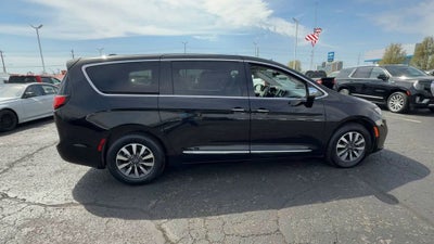 2023 Chrysler Pacifica Hybrid Limited