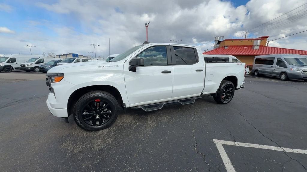2022 Chevrolet Silverado 1500 Custom