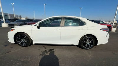 2020 Toyota Camry SE