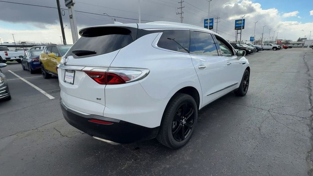 2023 Buick Enclave Essence