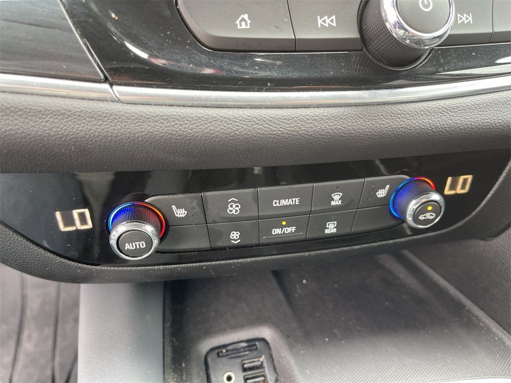 2020 Buick Enclave Essence