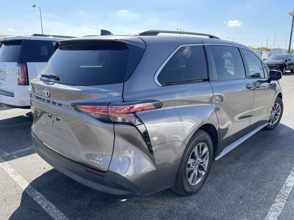 2021 Toyota Sienna LE