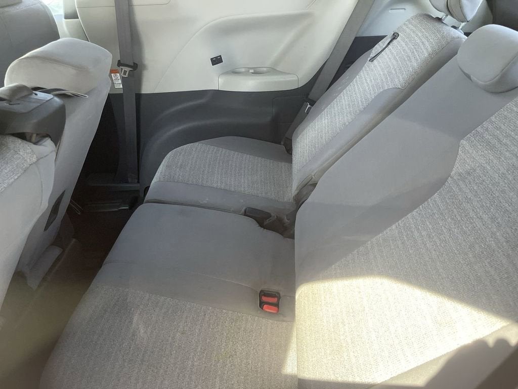 2021 Toyota Sienna LE