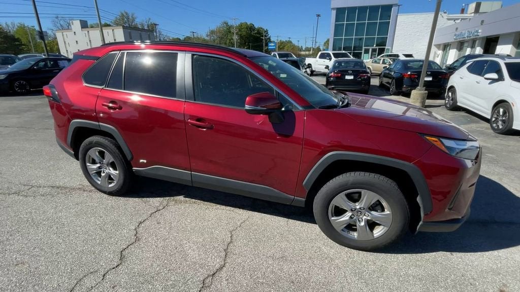 2022 Toyota RAV4 Hybrid XLE