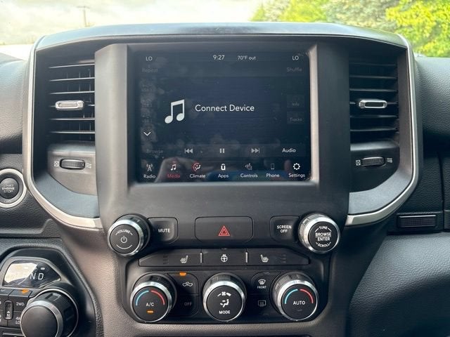 2020 RAM 1500 Big Horn Crew Cab 4x4 5'7" Box