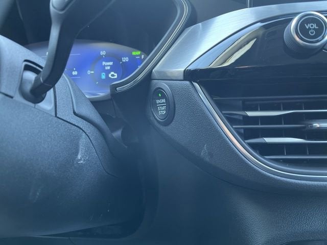 2022 Ford Escape Titanium Hybrid