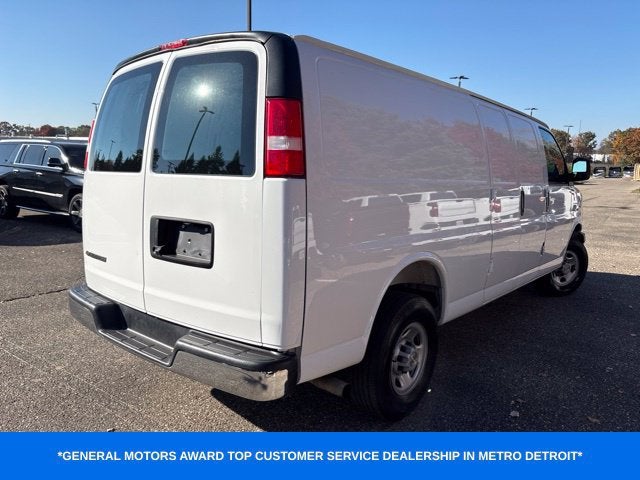 2025 Chevrolet Express Cargo WT