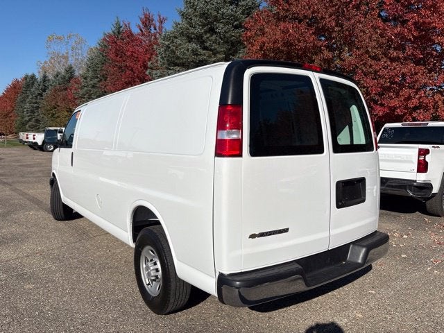 2025 Chevrolet Express Cargo WT