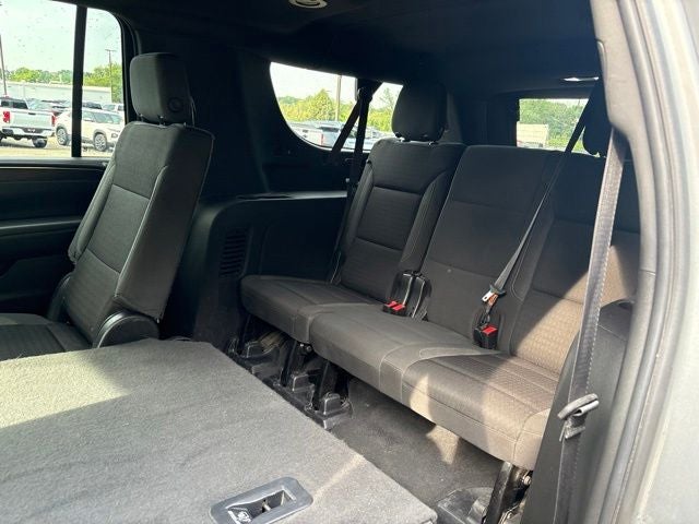 2023 Chevrolet Suburban LS