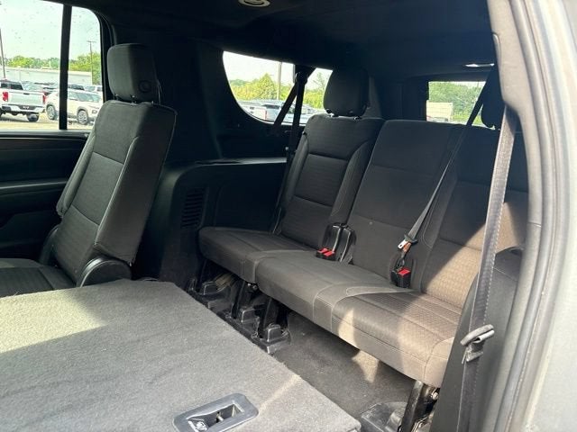 2023 Chevrolet Suburban LS