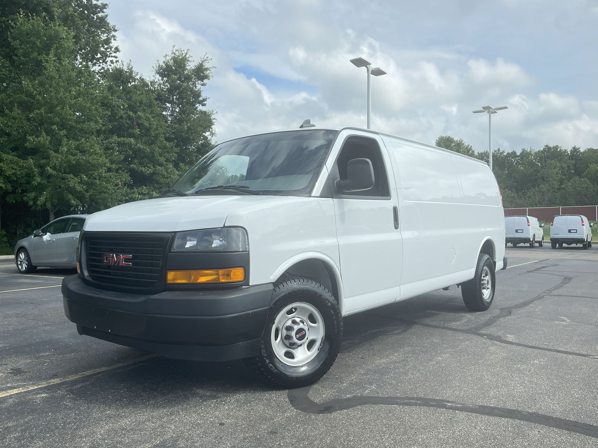 2023 GMC Savana Cargo 3500 Work Van