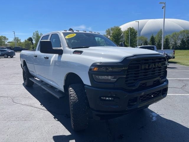 2025 RAM 2500 Tradesman Crew Cab 4x4 8' Box