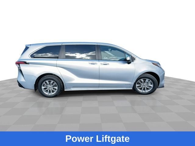 2021 Toyota Sienna XLE