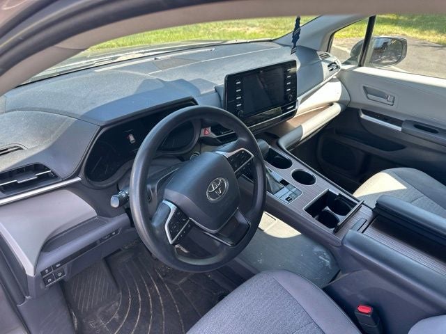2021 Toyota Sienna LE