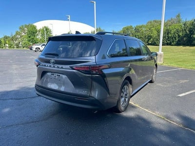 2021 Toyota Sienna LE