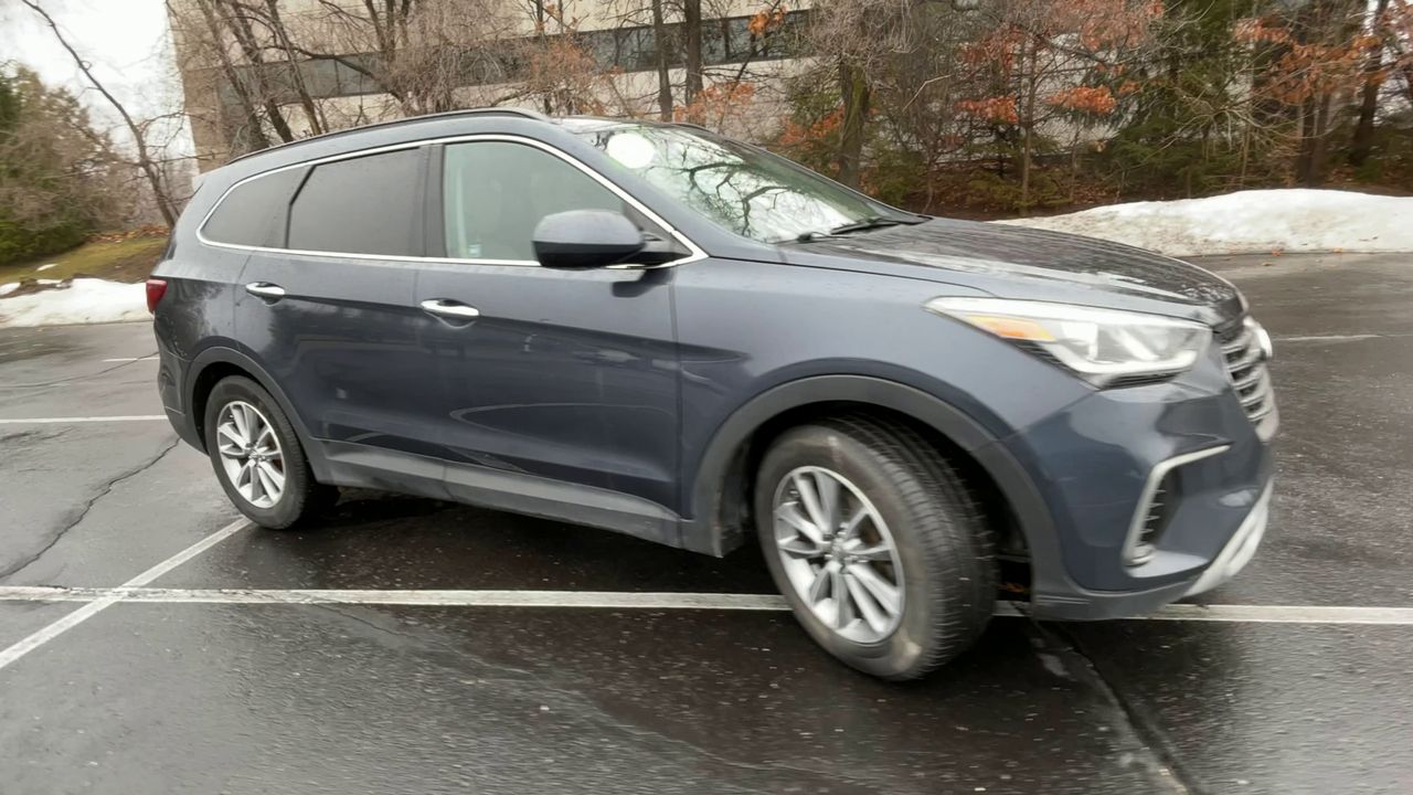 2017 Hyundai SANTA FE SE