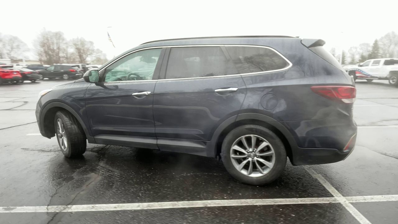 2017 Hyundai SANTA FE SE