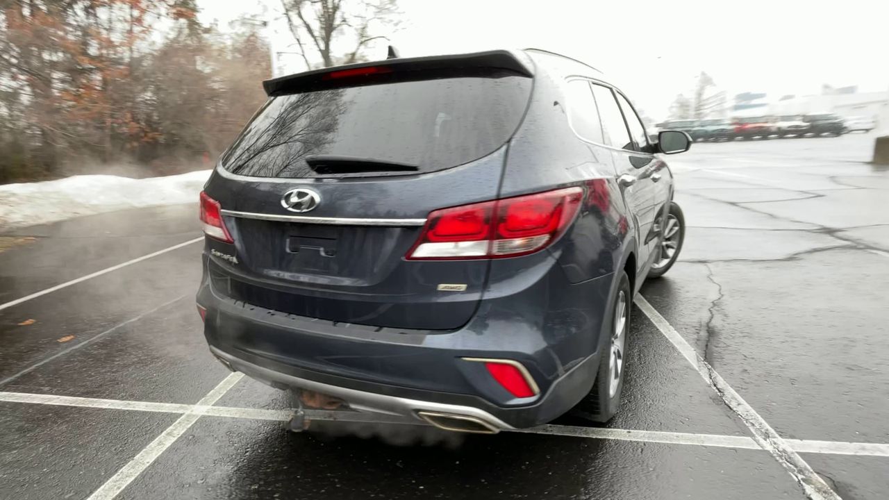 2017 Hyundai SANTA FE SE