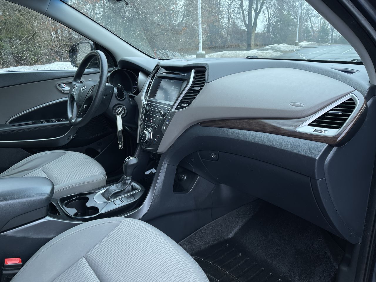 2017 Hyundai SANTA FE SE