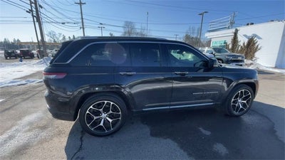 2022 Jeep Grand Cherokee Summit