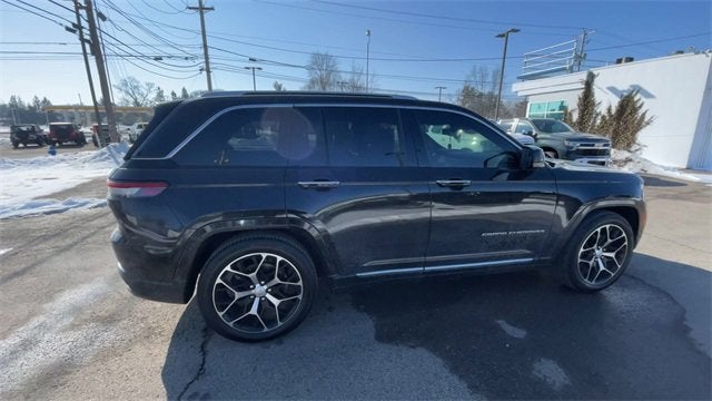 2022 Jeep Grand Cherokee Summit
