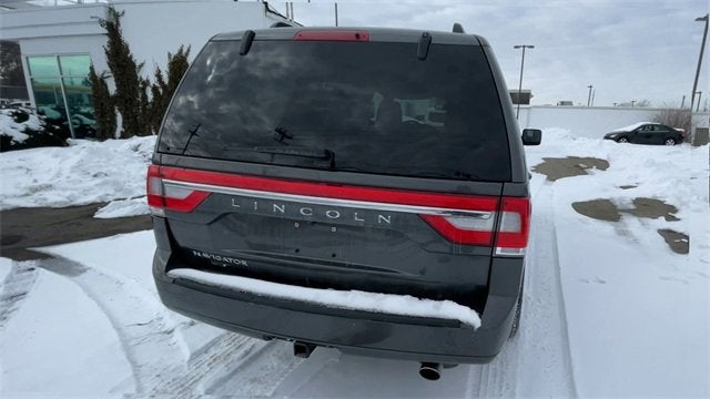 2017 Lincoln Navigator Select