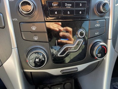 2013 Hyundai SONATA GLS